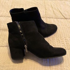 Size 8.5 Libby Edelman Ankle Boots